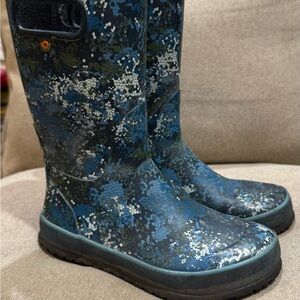Bogs Kids Boots - Blue and Green Camo
